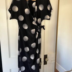 Vintage Elegant Black and White Wrap Dress